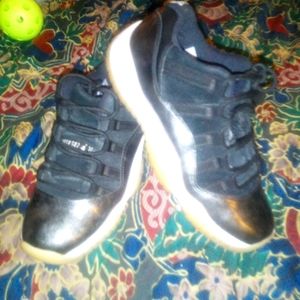NWOT Nike Air Jordan Retro 11 metallic black sneakers 6/.5Y